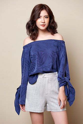 Áo trễ vai buộc tay 