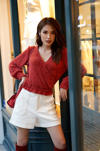 Áo tay phồng cổ V 
