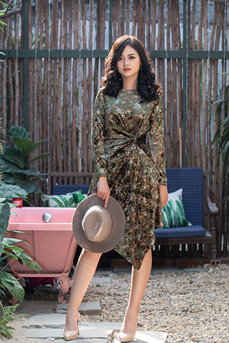 Váy nhung xoắn eo